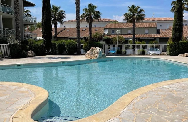 Vacation rental 400m from the beach with swimming pool