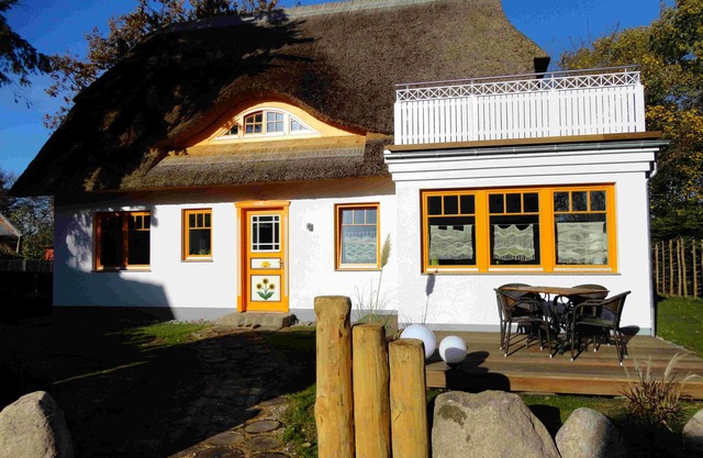 Vacations under the thatch* quiet, retro-look apartment in the center of Wieck