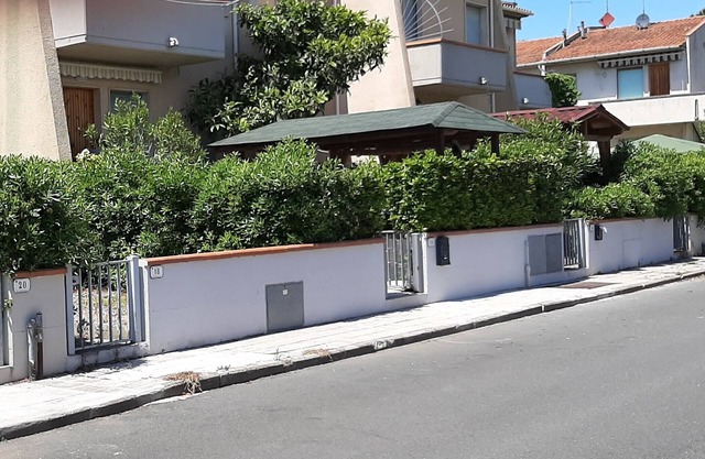 VADA (LI) MODERN TERRACTORY RENOVATED WITH GARDEN 300 METERS FROM THE SEA