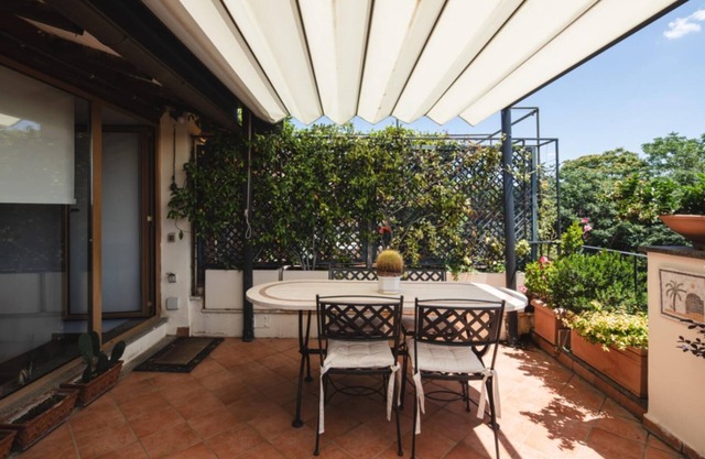 Valeria Terrace Monti, Rome