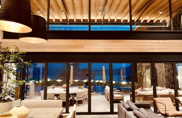 Valle de Bravo Lakefront House. Swimmingpool, Jacuzzi and waterski boat