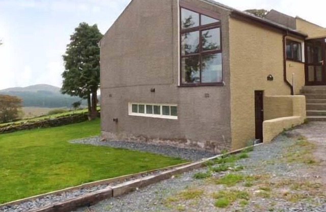 VALLEY VIEW, pet friendly, with open fire in Broughton-In-Furness