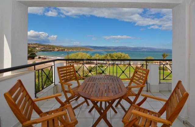 Vasiliki, a perfect 2 bedroom apartment on a sandy beach