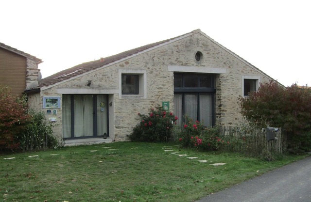 Vendée - Between sea and countryside - Gite La Grange - Heated covered swimming pool