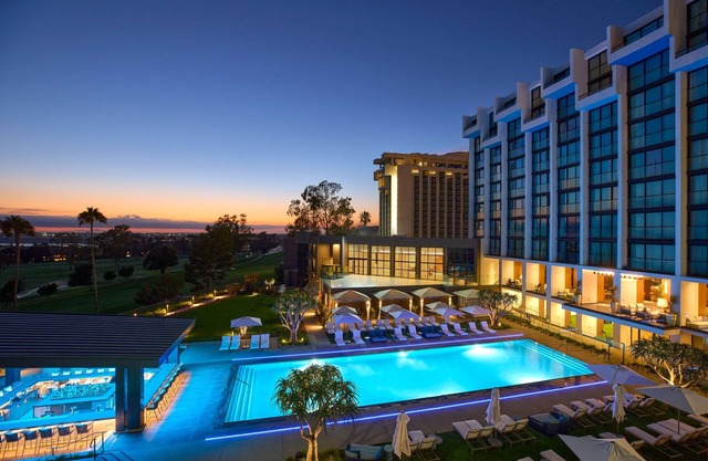VEA Newport Beach, A Marriott Resort & Spa