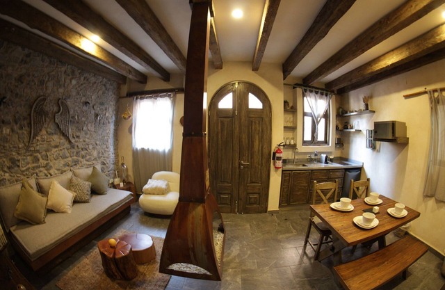 Vecchia Luna: The coziest spot in Val'Quirico