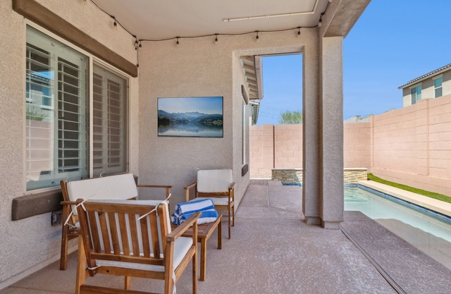 Verrado Views Retreat - Sleeps 12 + Pool