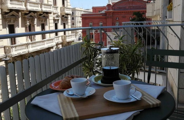 Very central and comfortable, facing Petruzzelli Theater