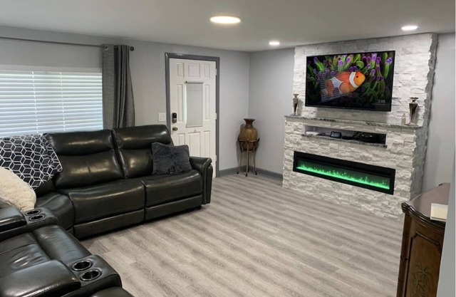 Very clean, close to the beach and great for long term stays as well. Huge yard