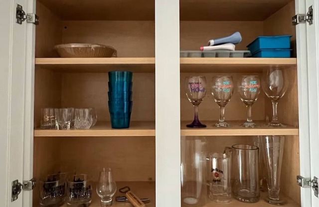 Very close to Navy Base, Downtown and Beaches. Insta worthy selfie wall