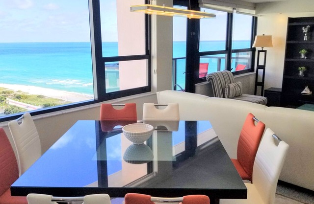 Very Large 2 Bedroom Penthouse Miami Beach Ocean Views - 1704