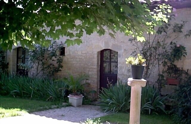 VERY QUIET single-storey GITE PROMO EASTER HOLIDAY