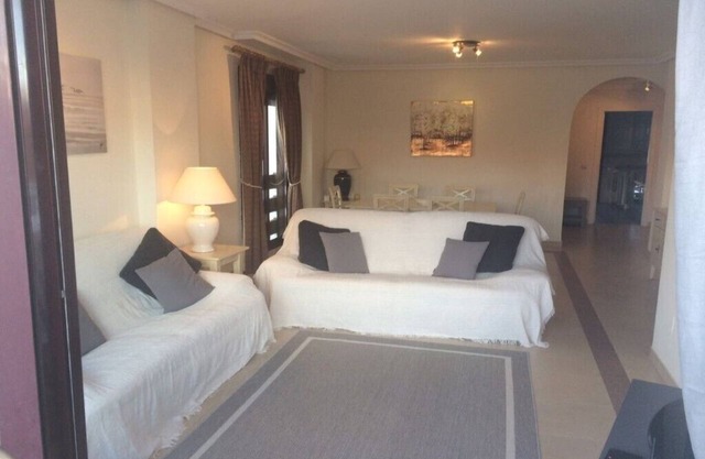 Very Spacious 2 Bedroom Apartment in a Complex with 3 pools