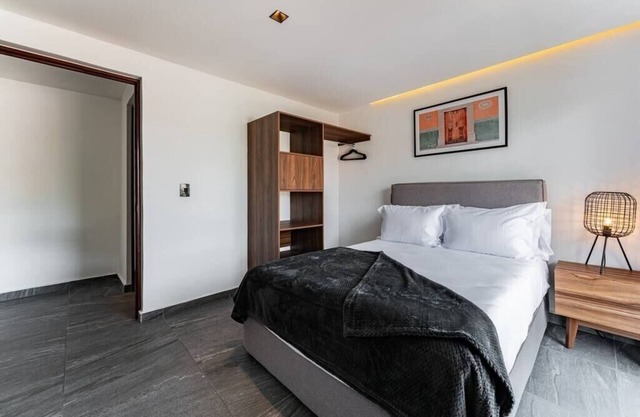 VH l Near Kiosk Morisco w/Gym l 278