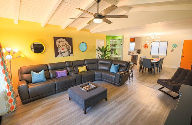 Vibrant Getaway Condo 1 mile from Downtown Palm Springs