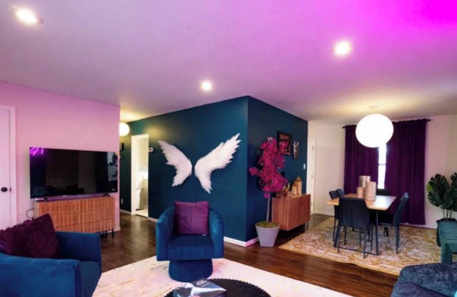 Vibrant Villa with Private Hot Tub in Miller Beach