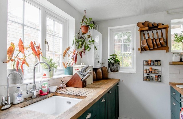 Victorian Cottage Writers Retreat