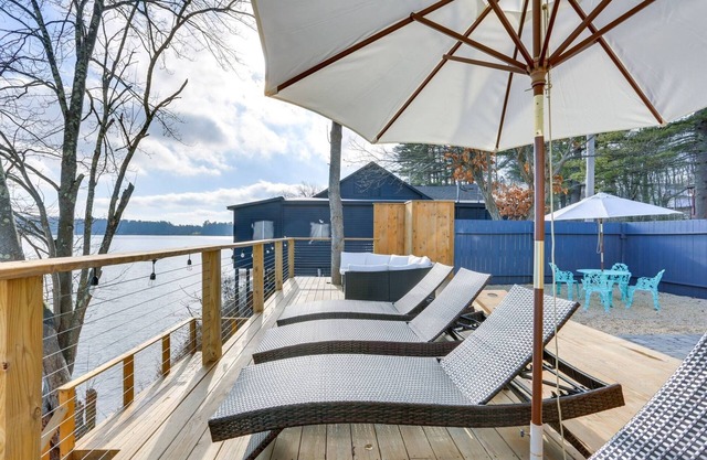 Victorian Lake Oasis | Hot Tub | Private Lakefront