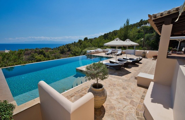 Victory, a gorgeous Villa with pool and stunning sea view