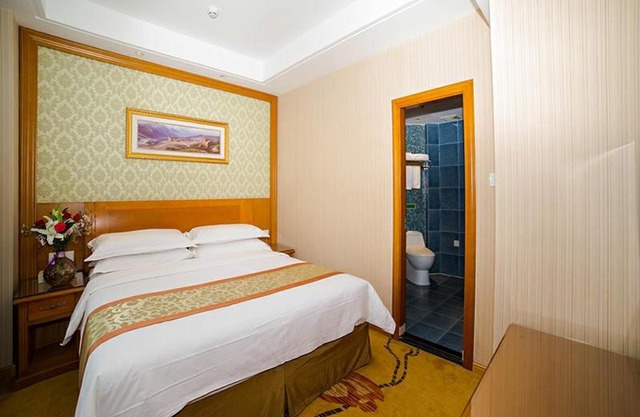 Vienna Hotel Shandong Yantao Golden Beach Taishan Road