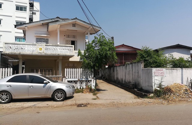 Vientiane capital, 4mins walk to Patuxay &Shopping