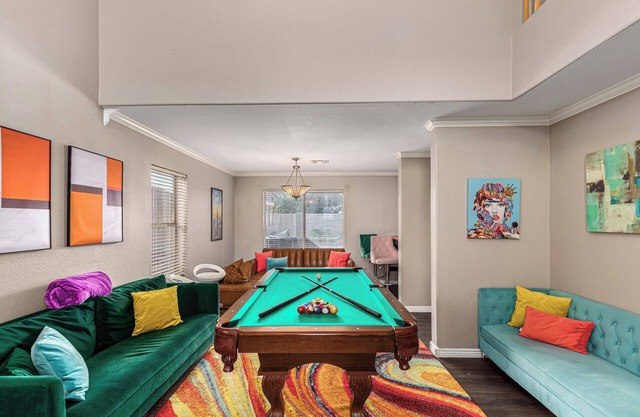 View Fireworks, Restaurants, Stadiums, Heated Pool