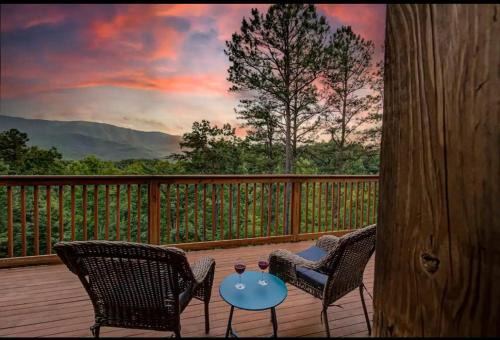 Views, Hot tub, Game Rm, arcade, 3 resort Pools, Pickleball Court, golf course