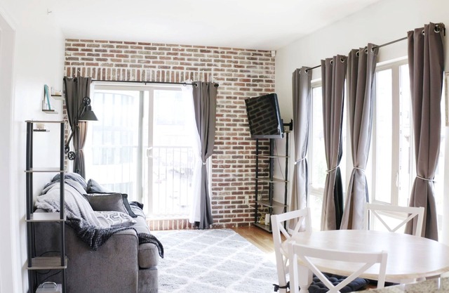 Views, Upgraded 2b 2b Corner unit, In Downtown SD Gaslamp