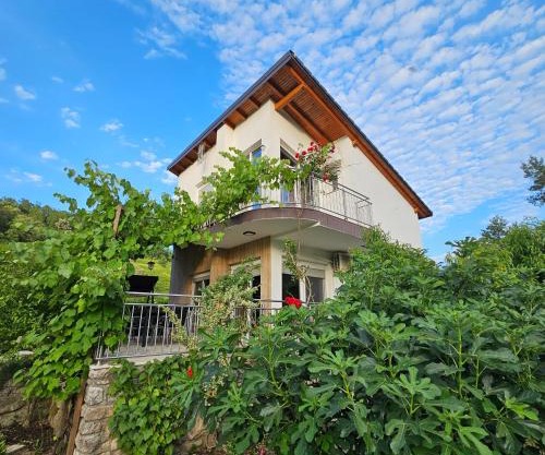 Vikendica na Sani Datea