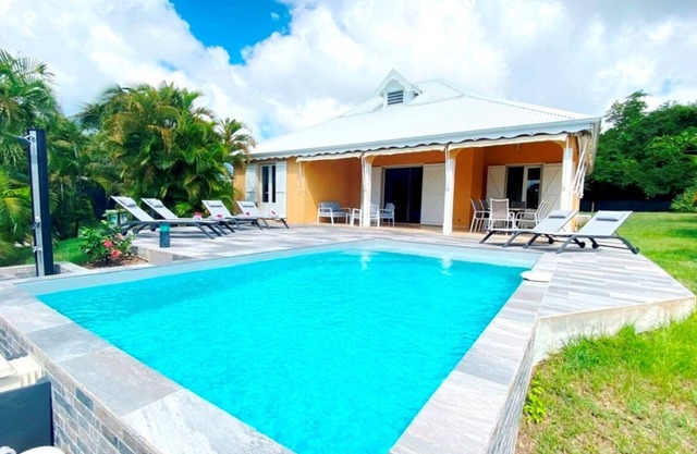 Villa à Sainte Anne G048DE - 3 ch piscine privée