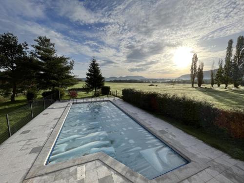 Villa 170m2 avec piscine , terrain de petanque, billard et jeux de flechettes