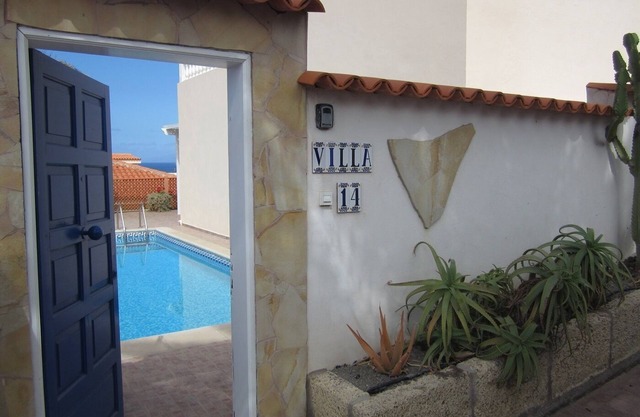 VILLA 6/8 PEOPLE ON THE 2nd LINE OF THE SEA WITH PRIVATE POOL