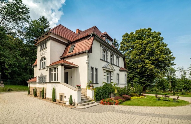 Villa Adam