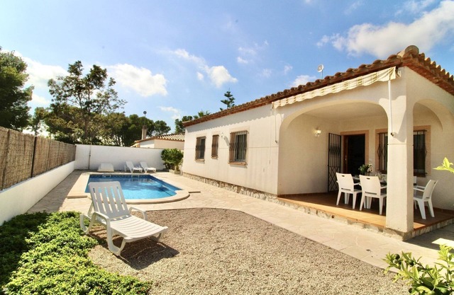 Villa Alzines with private pool, A/C and wifi