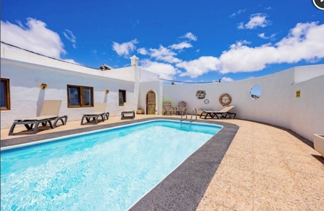 VILLA ANN - LANZAROTE COUNTRY VILLAS - COMFORTABLE 3 BED VILLA AND PRIVATE POOL