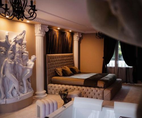 Villa-Aphrodia love room