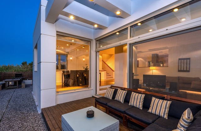 Villa Ariadne, 3 Minutes From The Beach With Great Sea Views, in Rhodes-Greece