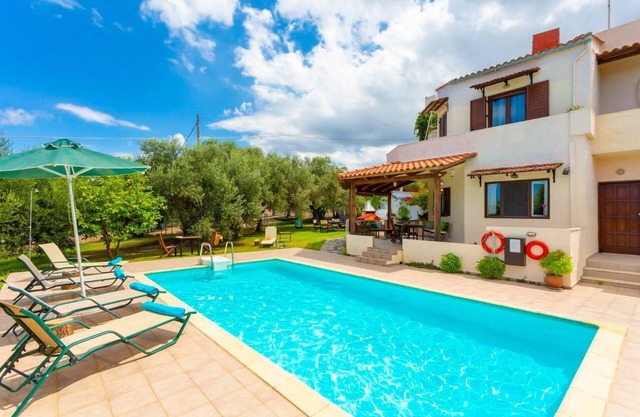 Villa Armi - Four Bedroom Villa, Sleeps 10