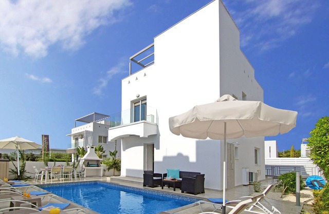 VILLA ATLANTIA - 3Bed Villa in Nissi Beach Area