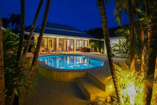 Villa Ayan, Amazing Pool, 2 bedrooms Near Nai harn Beach