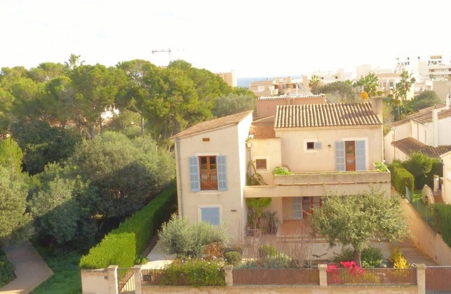 Villa Azalea: large house perfect for families or groups up to 6 people.
