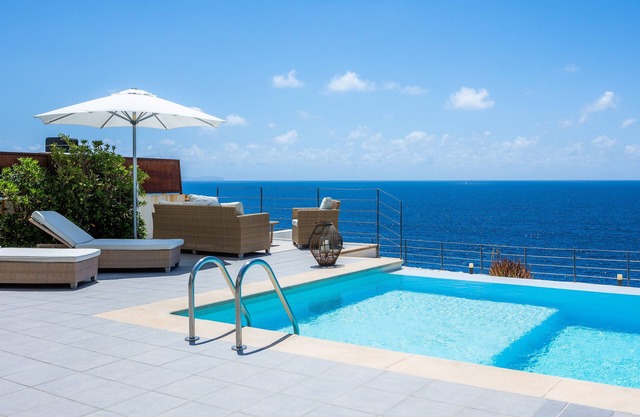 Villa 'Azul' with Shared Pool, Wi-Fi and Air Conditioning