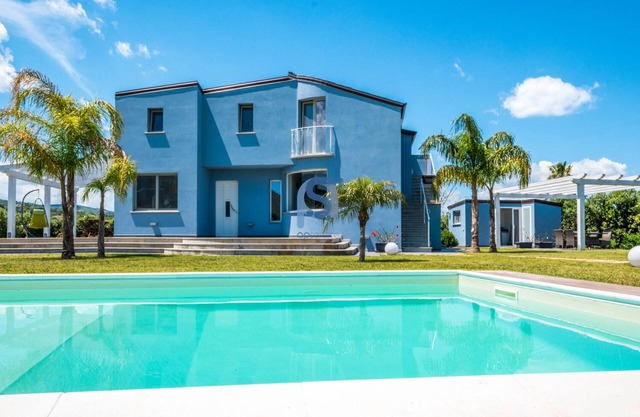 Villa azzurra with private swimming pool