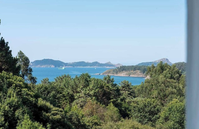 Villa Barra (237), with sea views near the beach