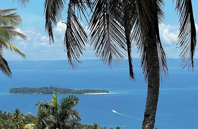 Villa between sea and mountain with beautiful places, live the adventure and romance.