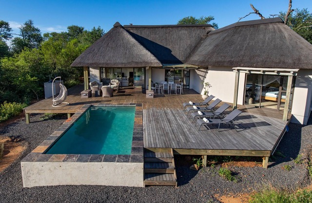 Villa Blaaskans, holiday home with pool in wildlife reserve near Kruger Park