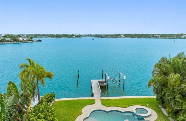 Villa Blanca - Waterfront Midcentury Modern Home