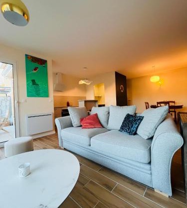 villa bleu marine chic calme et jardin