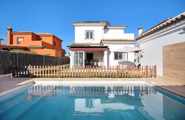 Villa 'Cirpe Mar' with Private Pool, Private Terrace and Wi-Fi