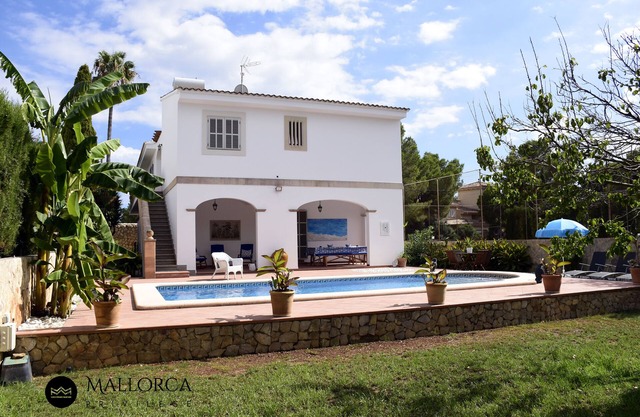 Villa Ca's Nin Pool and views